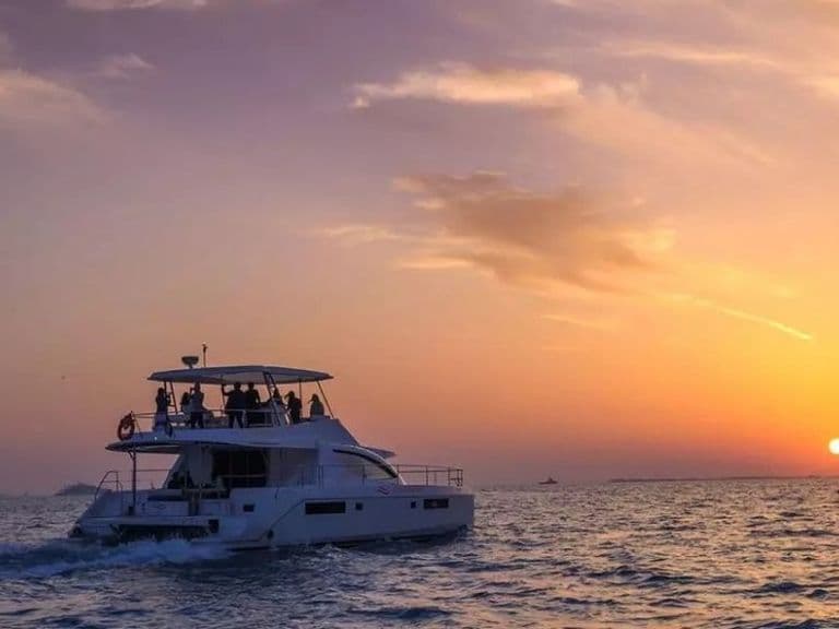 Sharing Sunset Yacht Tour