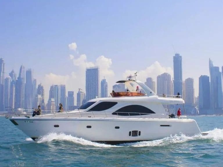 Sharing Yacht Lunch Tour
