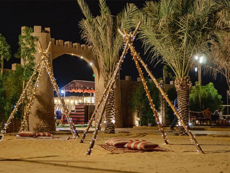 Platinum Desert Safari with BBQ Dinner and Entertainment