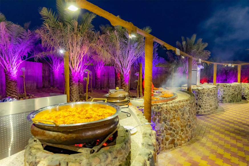 Premium Desert Safari Dubai BBQ Dinner and Entertainment Royal
