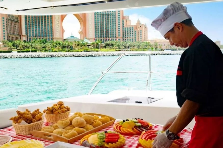 Sharing Yacht Cruise Dubai Marina