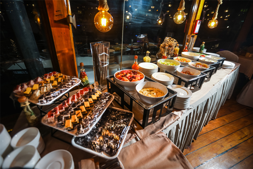 Alexandra Sunset Dinner Cruise