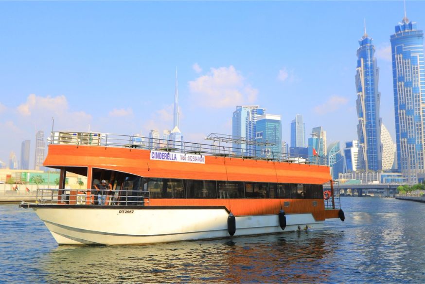 Dubai Canal Dinner Cruise with Entertainment Shows